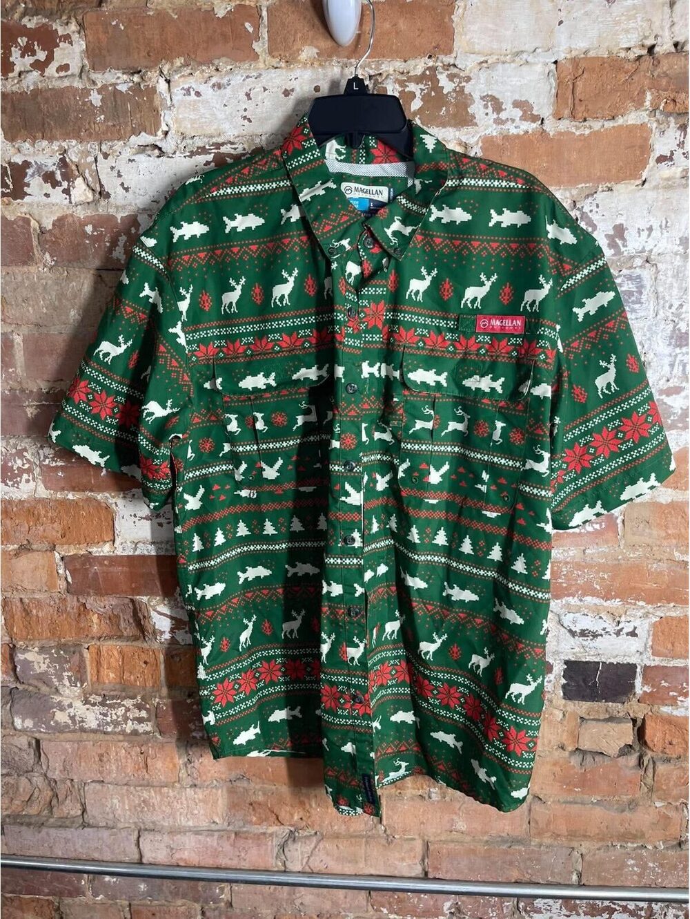 Magellan Fish Gear Green Holiday Print Short Sleeve Button Front Shirt
